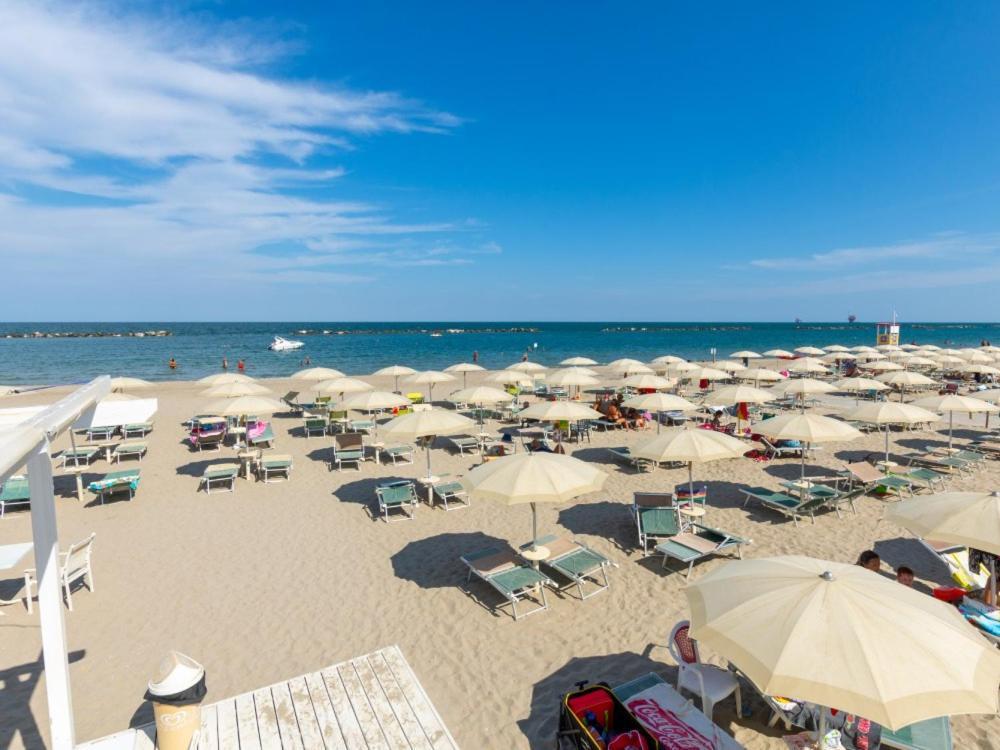 Hotel Marina Beach - Azzurro Club Равенна Екстер'єр фото