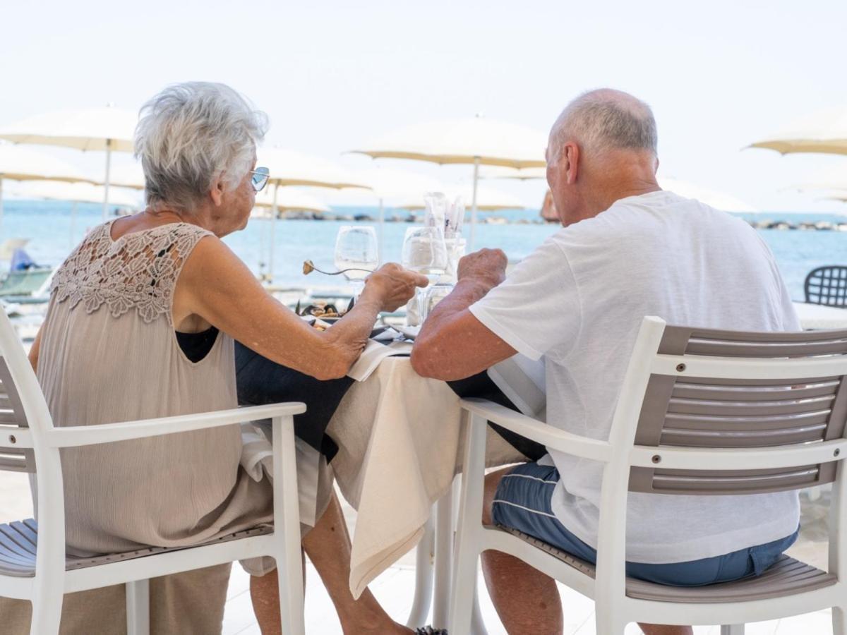 Hotel Marina Beach - Azzurro Club Равенна Екстер'єр фото