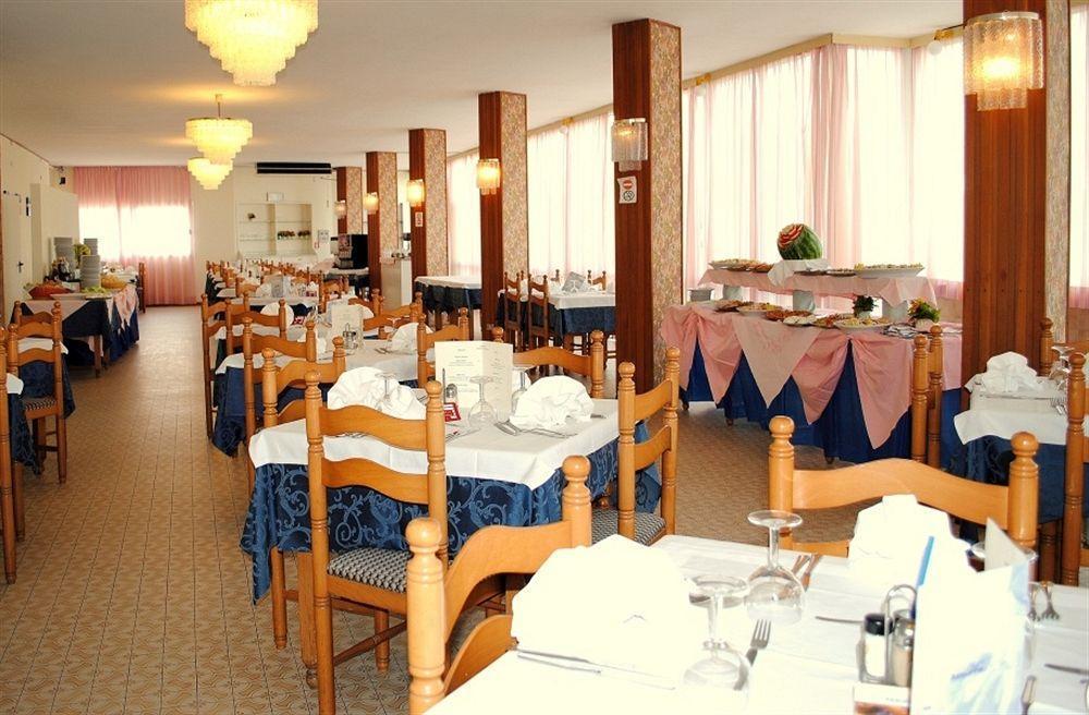 Hotel Marina Beach - Azzurro Club Равенна Екстер'єр фото
