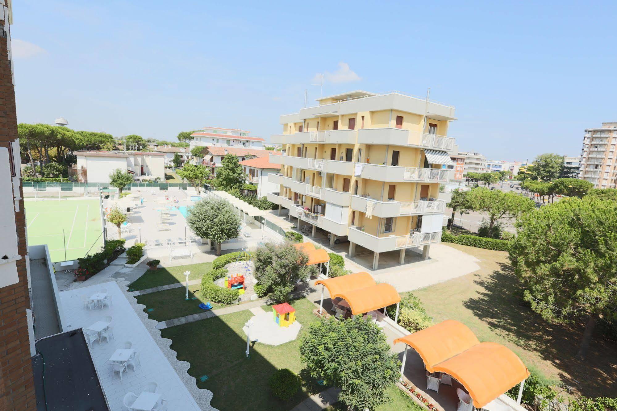 Hotel Marina Beach - Azzurro Club Равенна Екстер'єр фото
