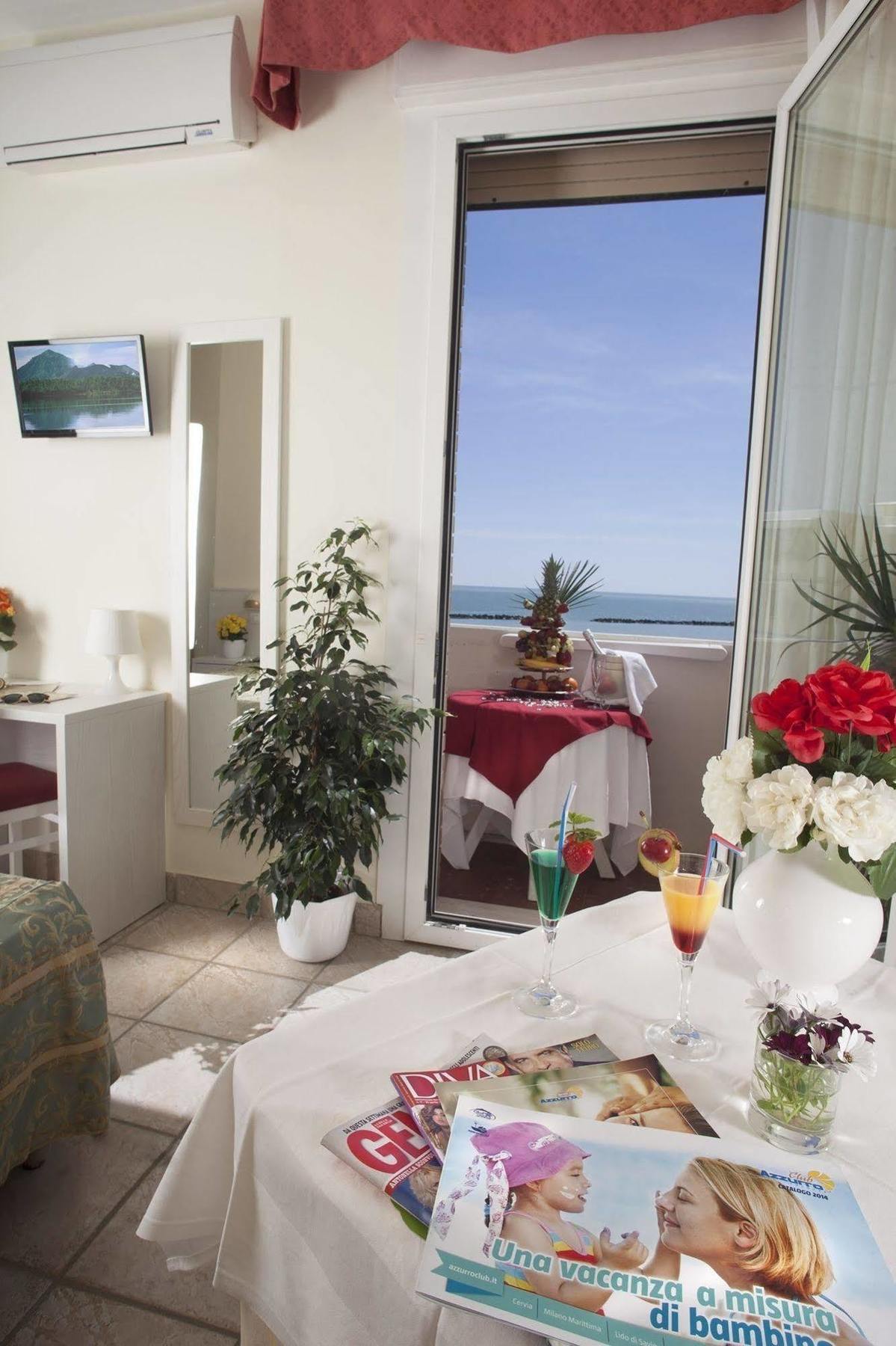 Hotel Marina Beach - Azzurro Club Равенна Екстер'єр фото