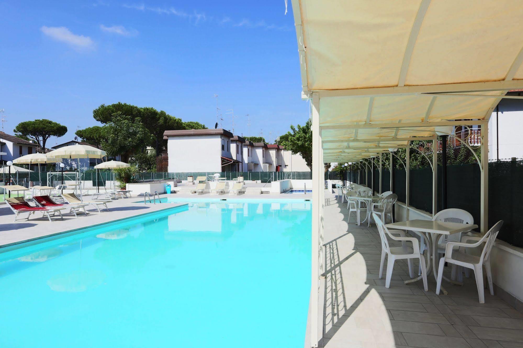 Hotel Marina Beach - Azzurro Club Равенна Екстер'єр фото