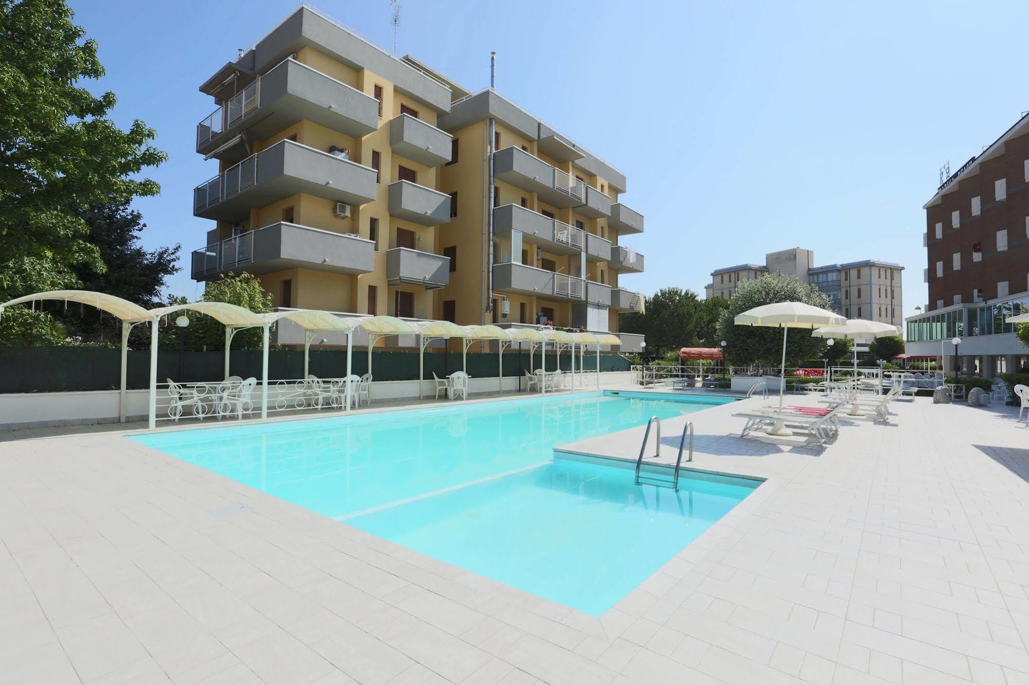 Hotel Marina Beach - Azzurro Club Равенна Екстер'єр фото